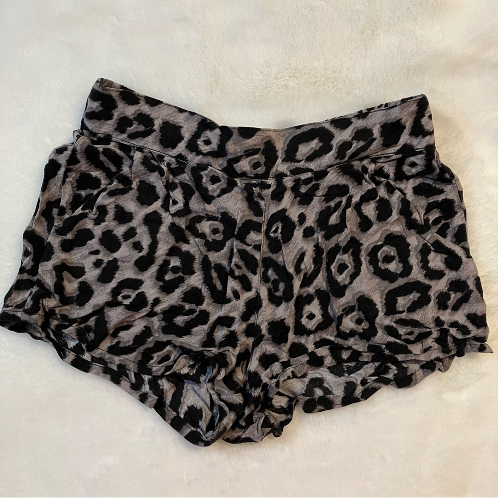 Black and Grey Leopard Print Pull-on Shorts
